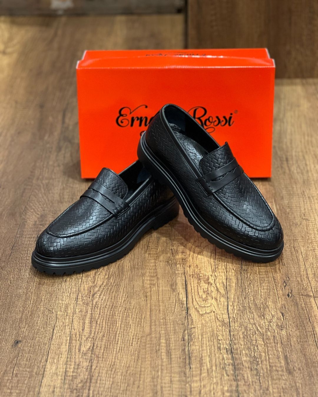 Italian Cowhide Textured Casual Shoes