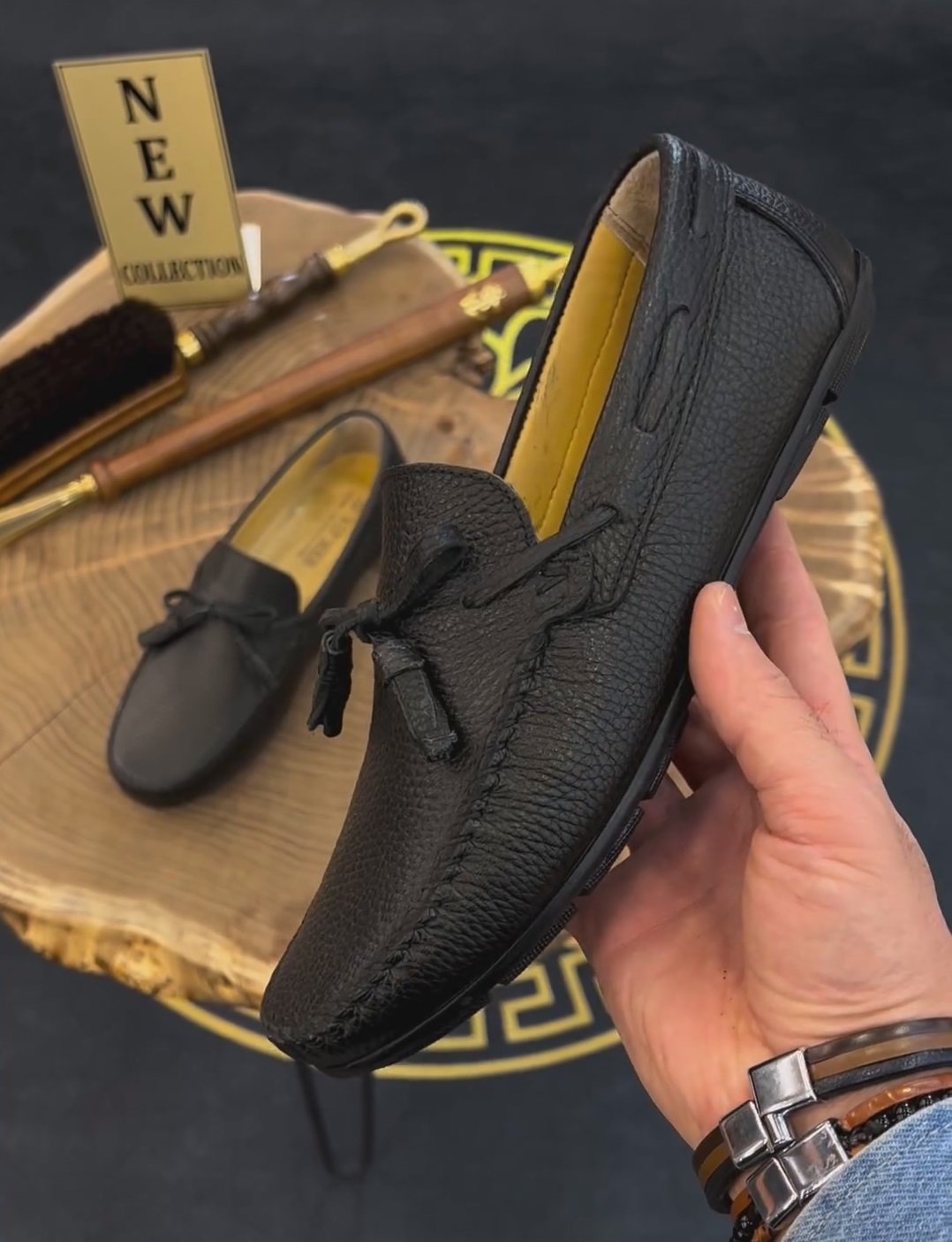 Hand-tailored Cowhide Tassel Loafers