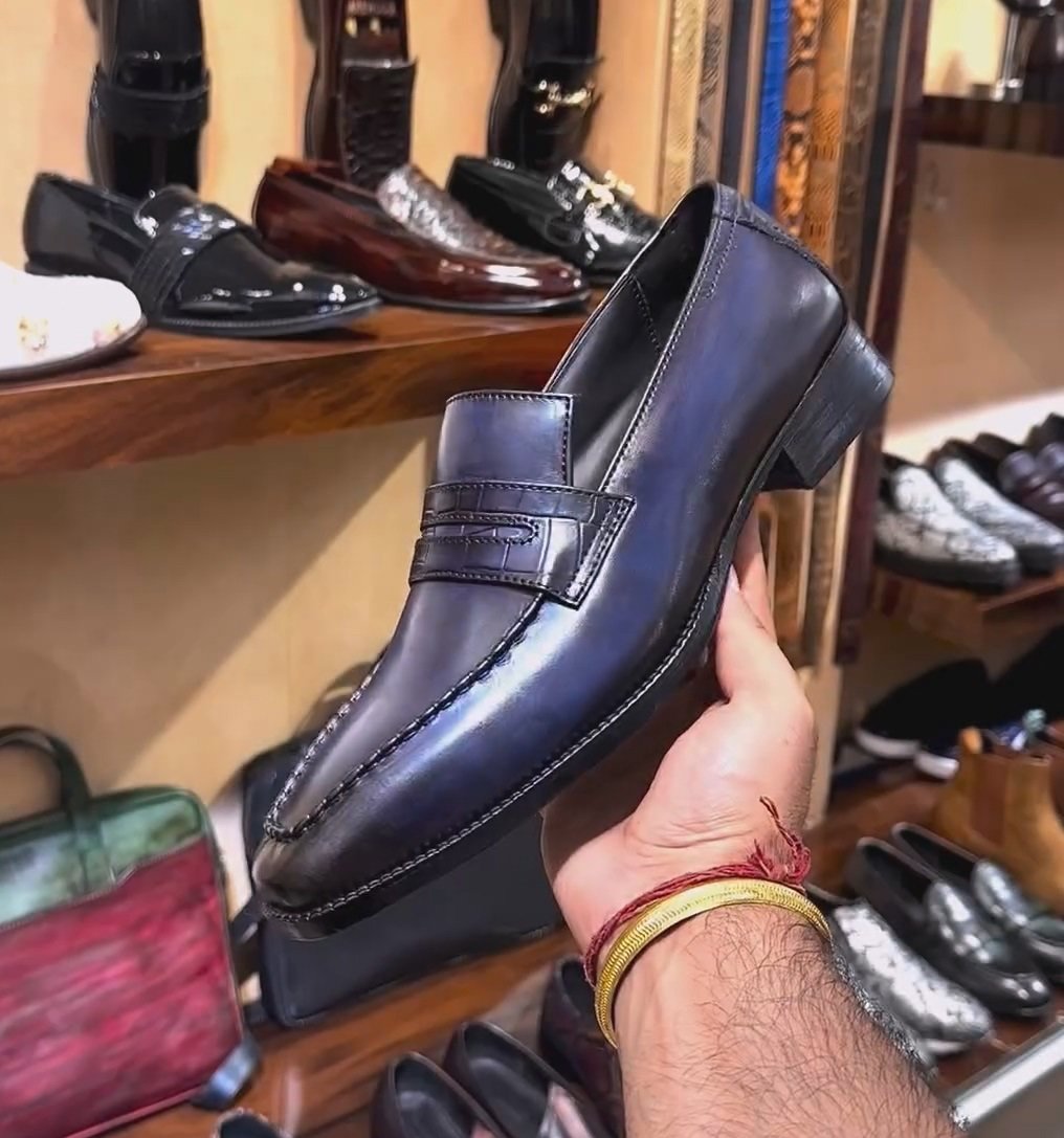 Italy Crust Patina Moccasins
